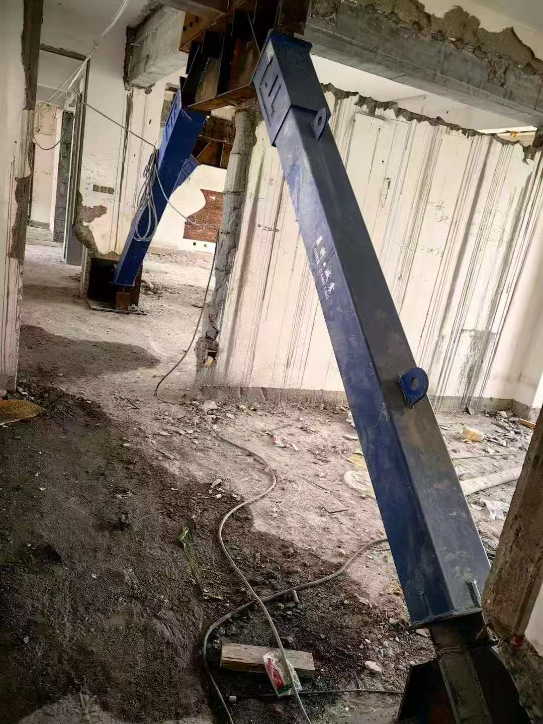 新城柱子粘钢加固施工工艺